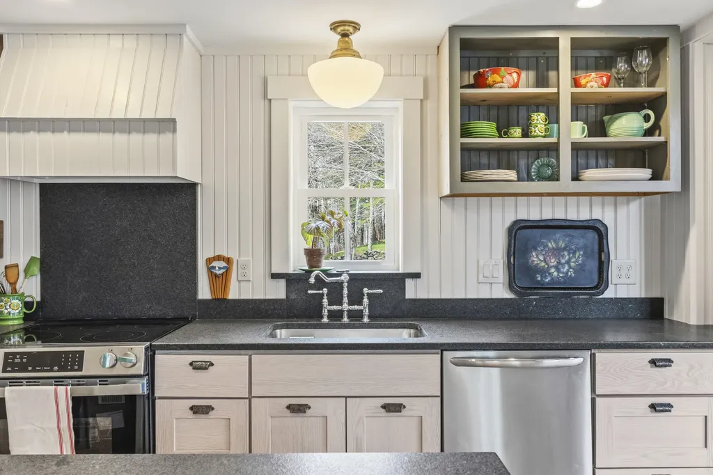978 Wiscasset Road Boothbay ME 04537