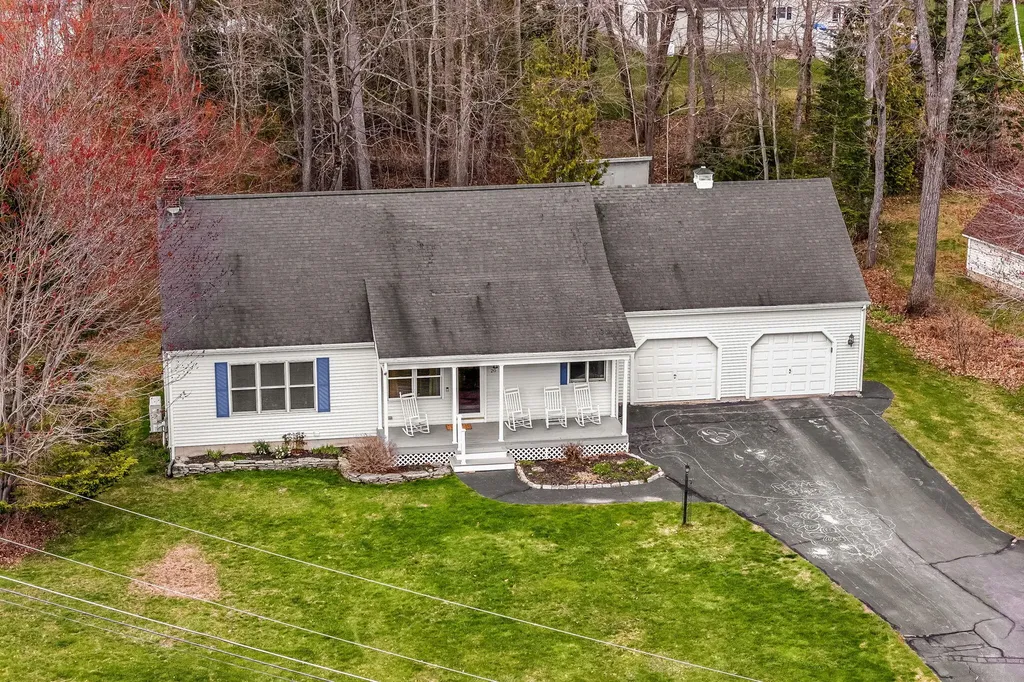 20 Court Street Winslow ME 04901