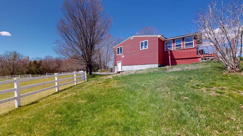 868 Paris Road Hebron ME 04238