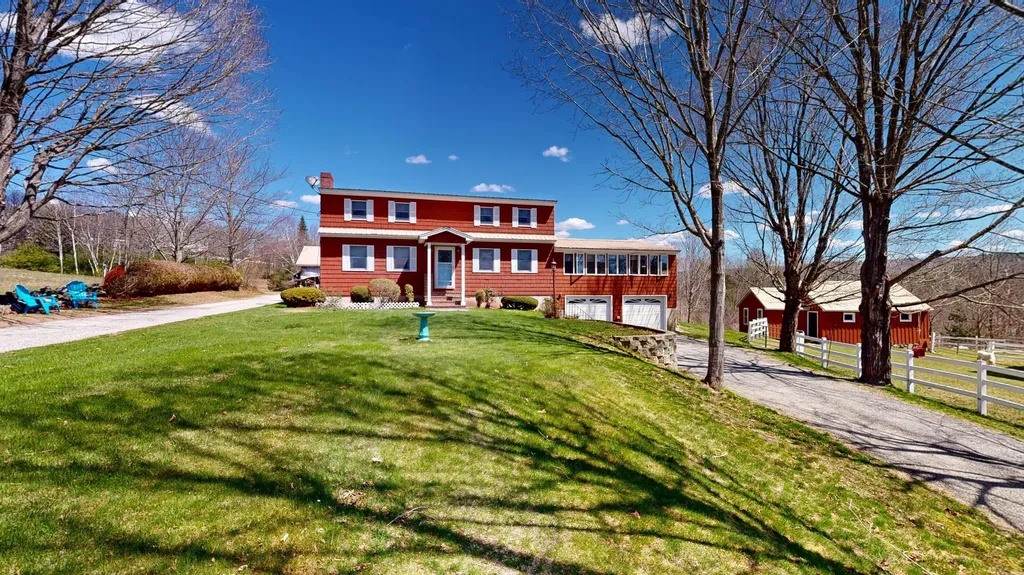 868 Paris Road Hebron ME 04238