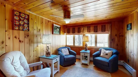 868 Paris Road Hebron ME 04238