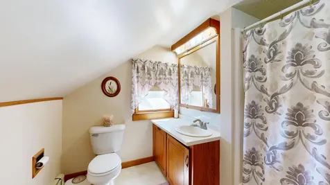 868 Paris Road Hebron ME 04238