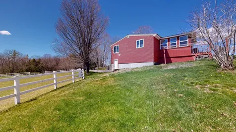 868 Paris Road Hebron ME 04238