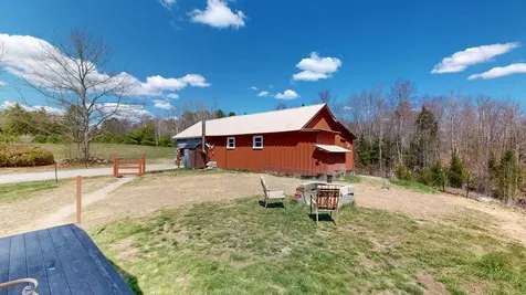 868 Paris Road Hebron ME 04238