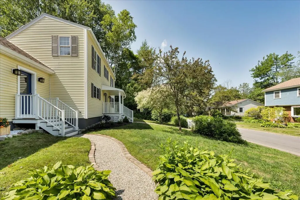153 Cedar Street Belfast ME 04915