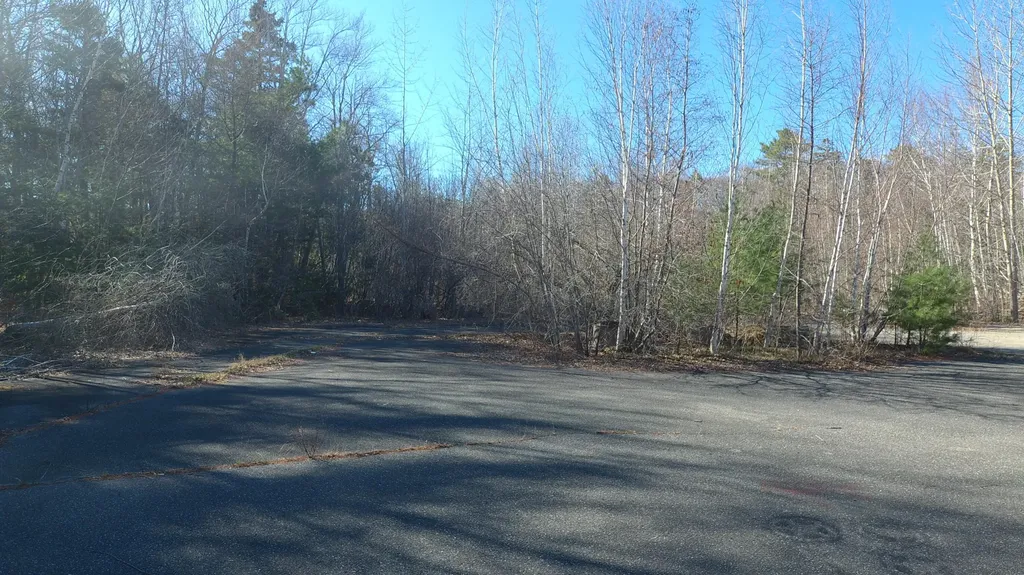 L137,141 Commercial Street Rockport ME 04856