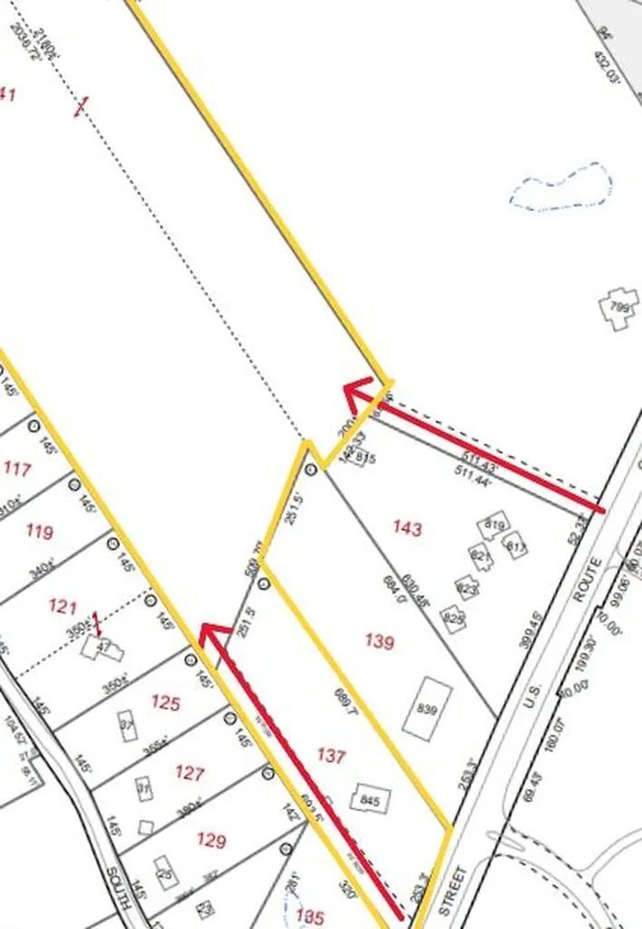 L137,141 Commercial Street Rockport ME 04856