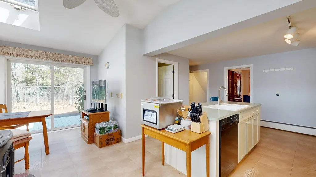 87 Locksley Road Auburn ME 04210