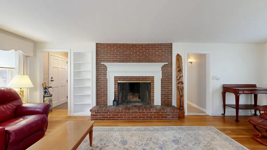 87 Locksley Road Auburn ME 04210
