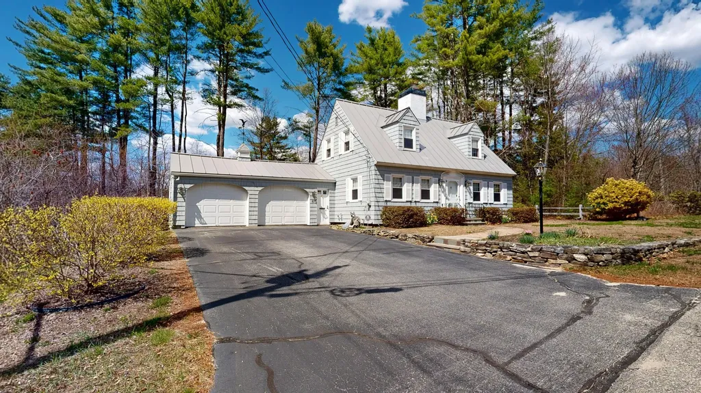 87 Locksley Road Auburn ME 04210