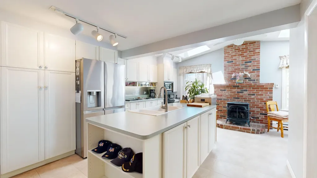 87 Locksley Road Auburn ME 04210