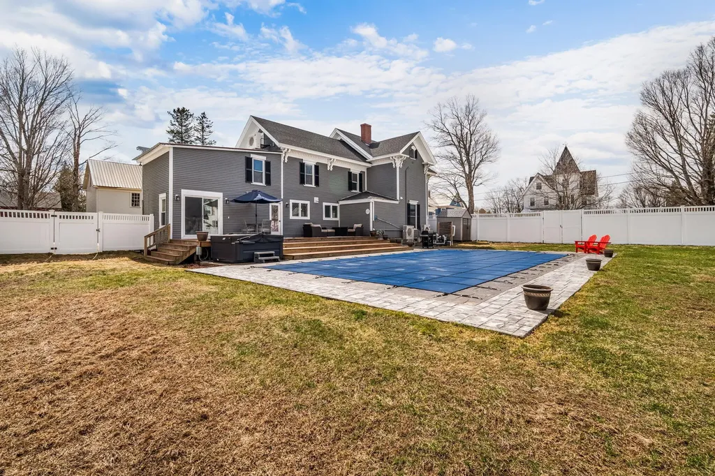 37 Spring Street Dover-foxcroft ME 04426