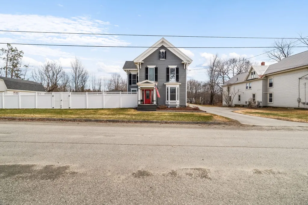 37 Spring Street Dover-foxcroft ME 04426