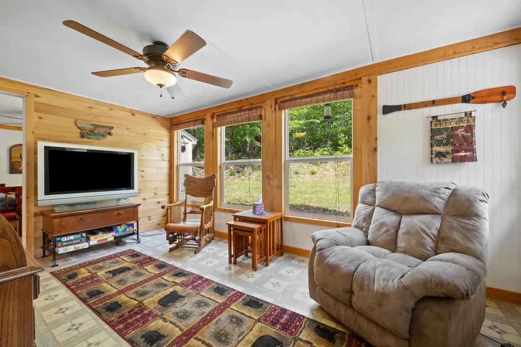 10 Carpenter Place Greenville ME 04441