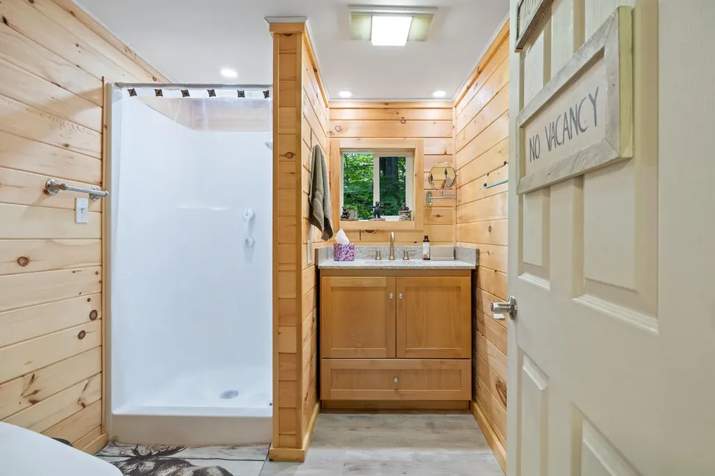10 Carpenter Place Greenville ME 04441