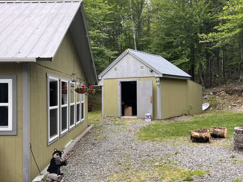 10 Carpenter Place Greenville ME 04441