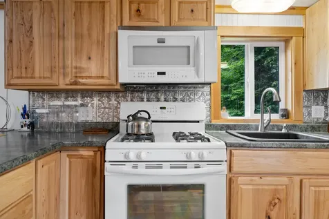 10 Carpenter Place Greenville ME 04441
