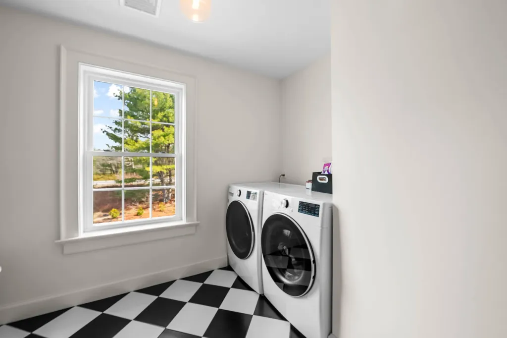 285 Pownal Road Freeport ME 04032