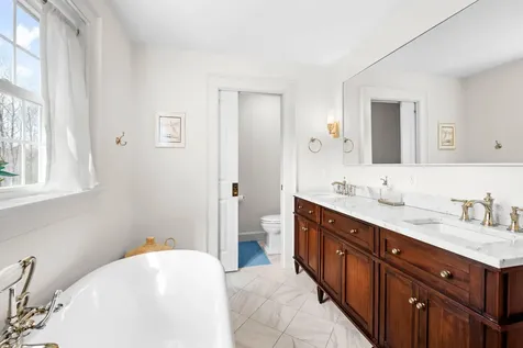285 Pownal Road Freeport ME 04032