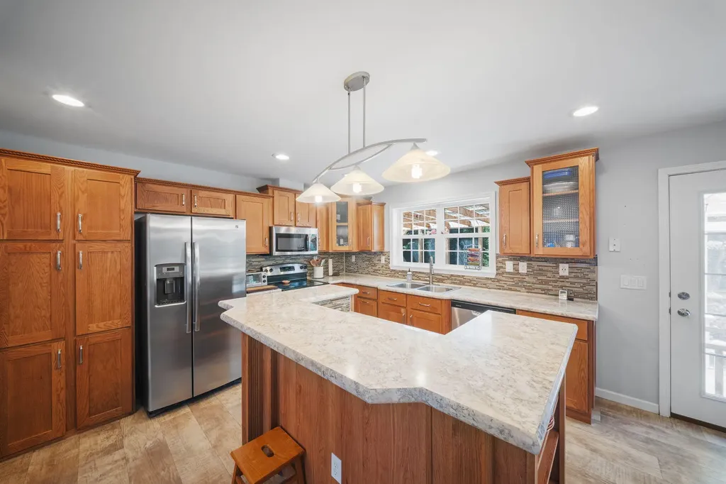 811 Newbury Neck Road Surry ME 04684