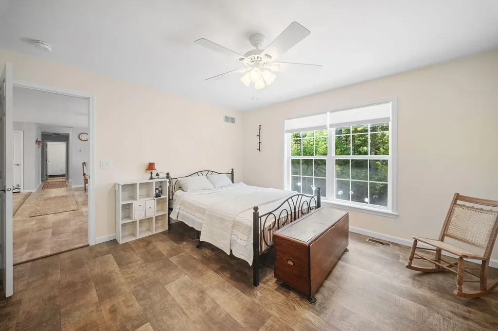 811 Newbury Neck Road Surry ME 04684