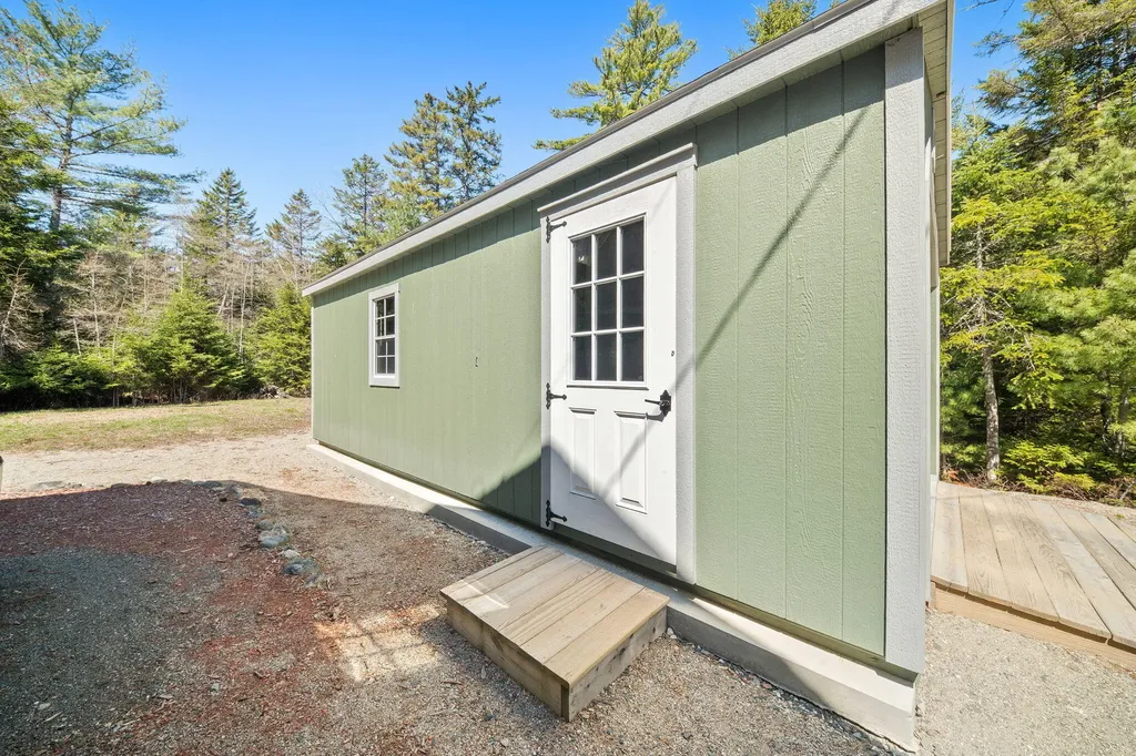 811 Newbury Neck Road Surry ME 04684