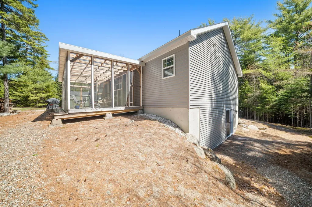 811 Newbury Neck Road Surry ME 04684