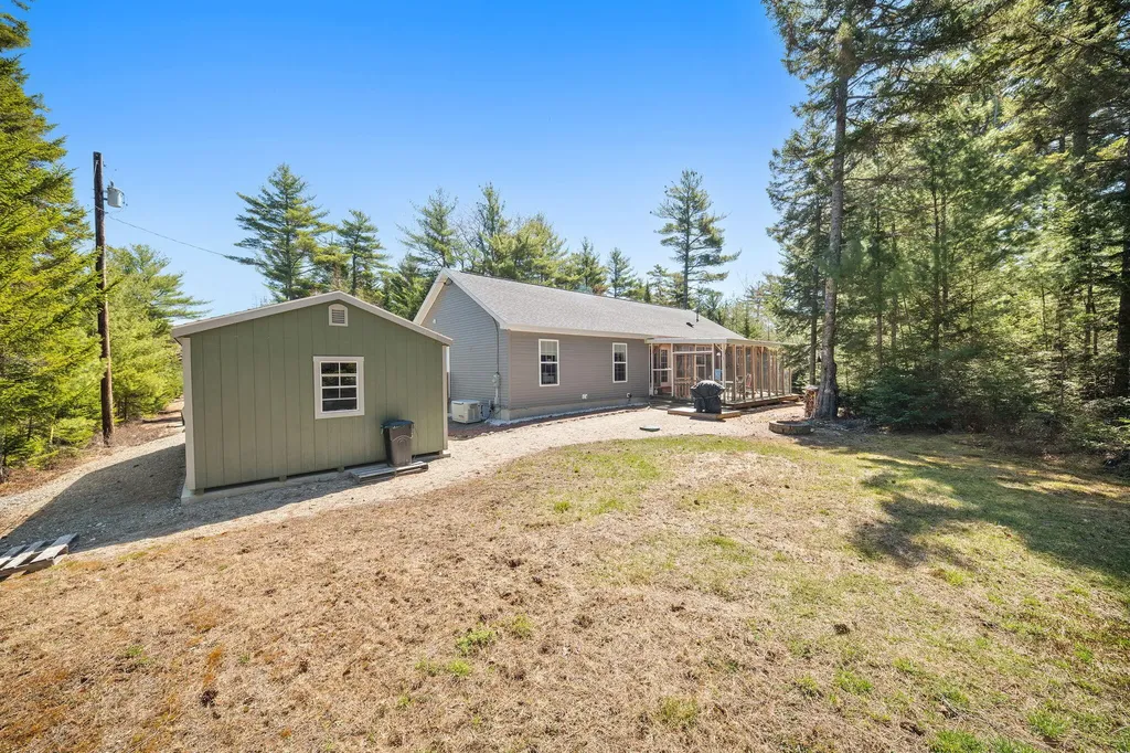 811 Newbury Neck Road Surry ME 04684