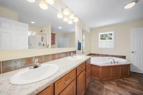 811 Newbury Neck Road Surry ME 04684