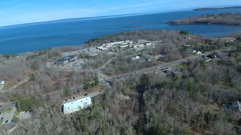 M6L137L141 Commercial Street Rockport ME 04856