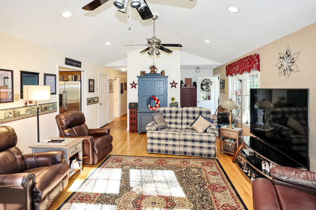 44 Mountain View Road Mexico ME 04224
