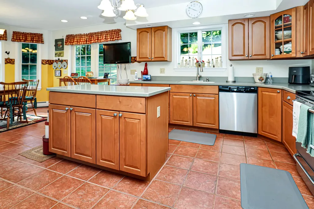 44 Mountain View Road Mexico ME 04224