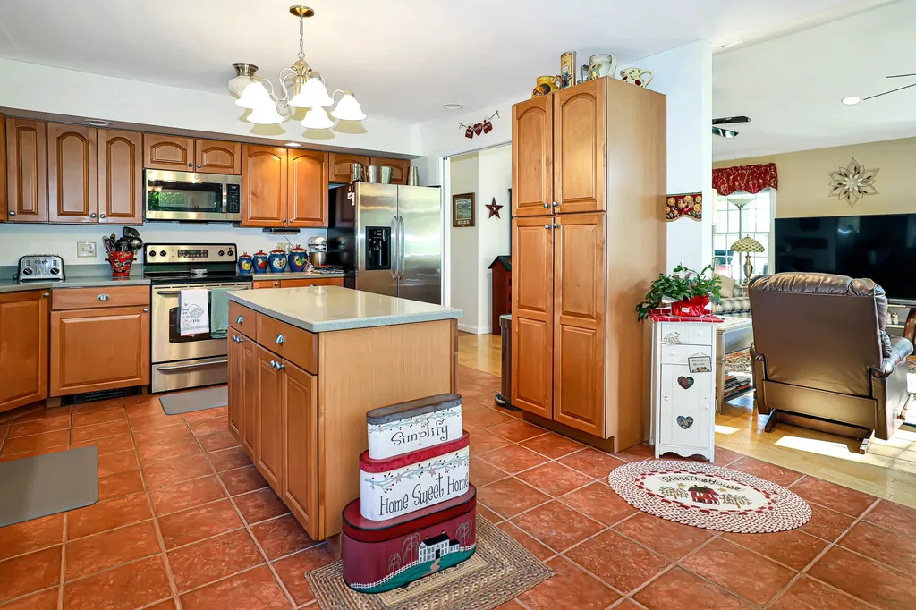 44 Mountain View Road Mexico ME 04224