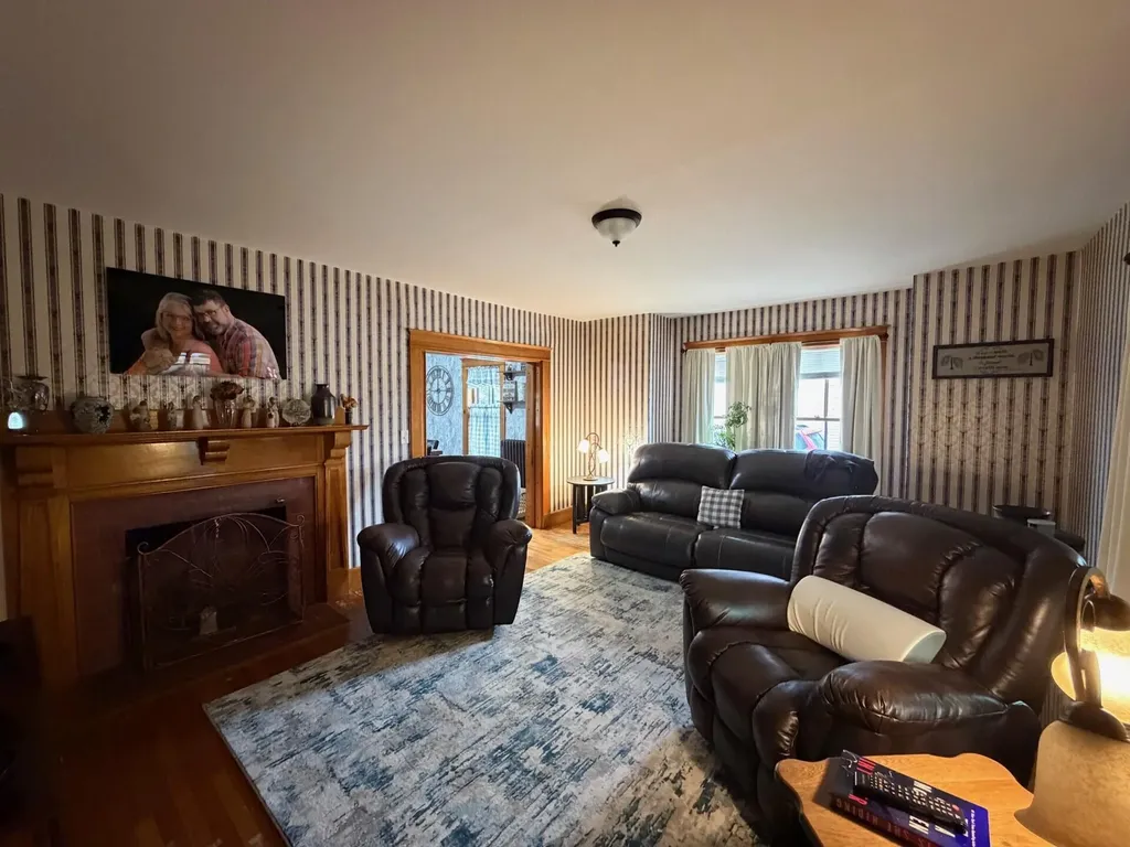 21 Bowdoin Street Houlton ME 04730