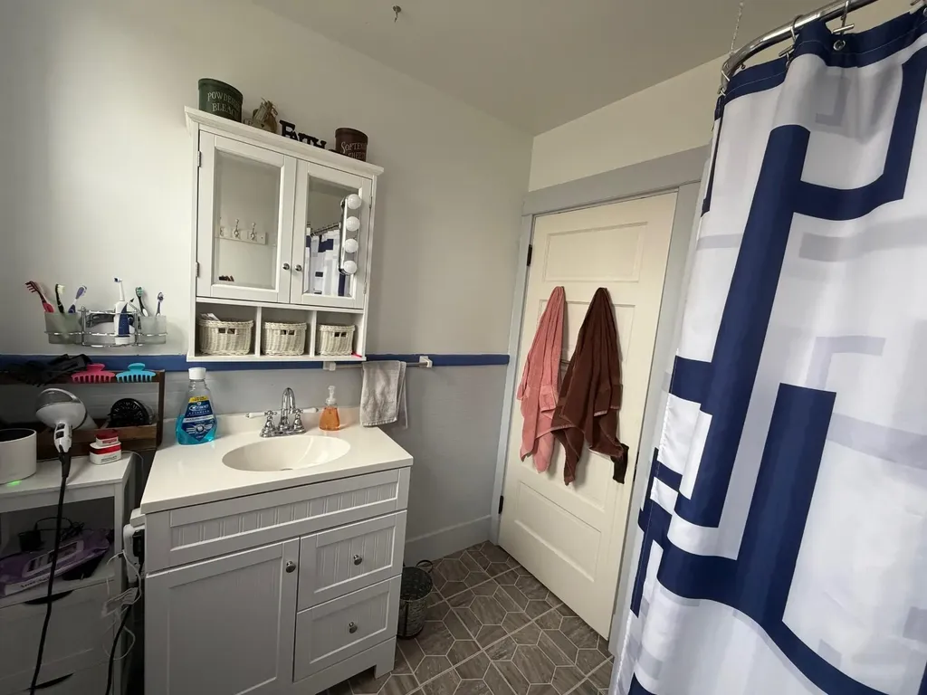 21 Bowdoin Street Houlton ME 04730