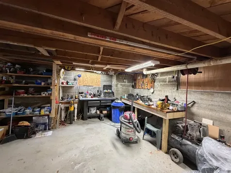 21 Bowdoin Street Houlton ME 04730