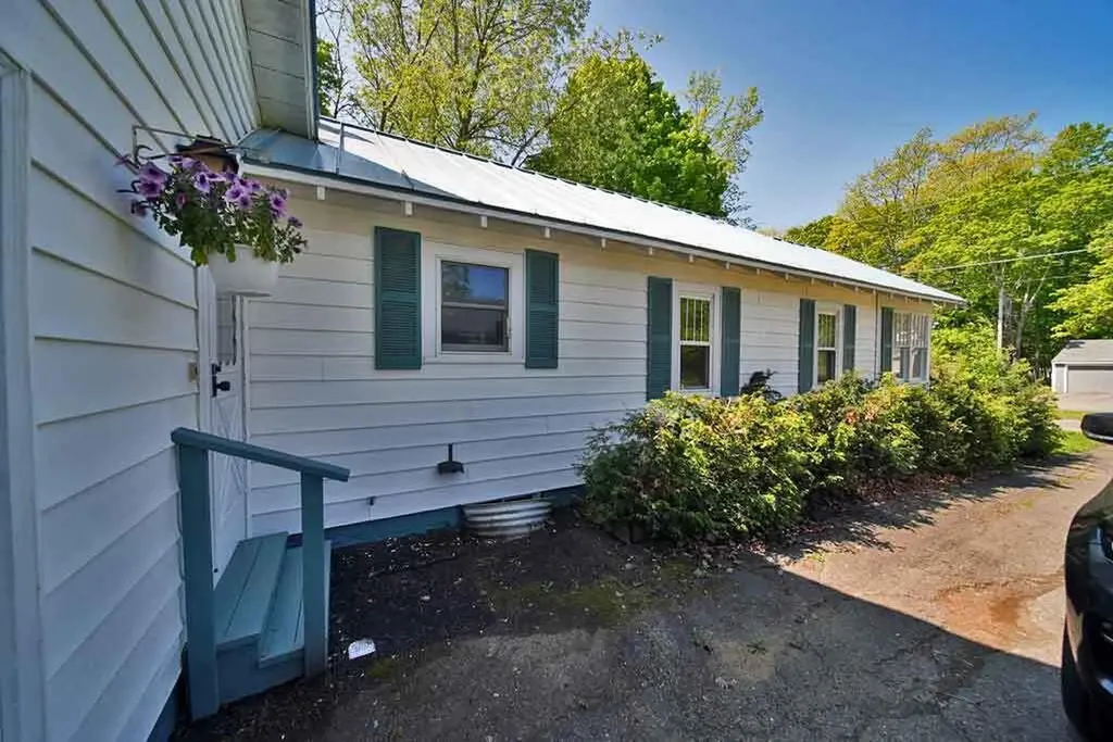 6 Pleasant Court Houlton ME 04730
