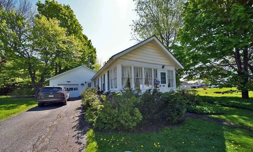 6 Pleasant Court Houlton ME 04730