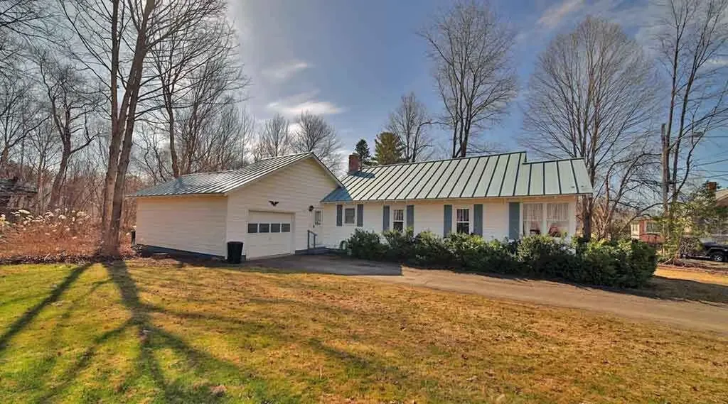 6 Pleasant Court Houlton ME 04730