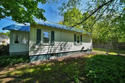 6 Pleasant Court Houlton ME 04730