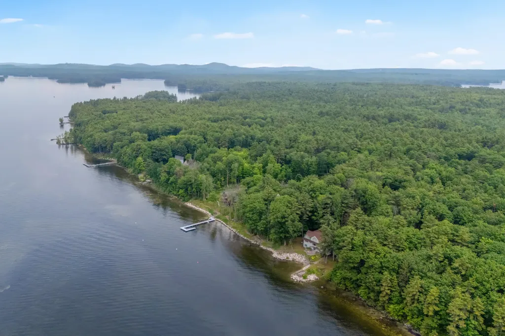 28 Whitetail Lane Raymond ME 04071
