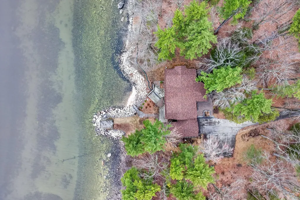 28 Whitetail Lane Raymond ME 04071