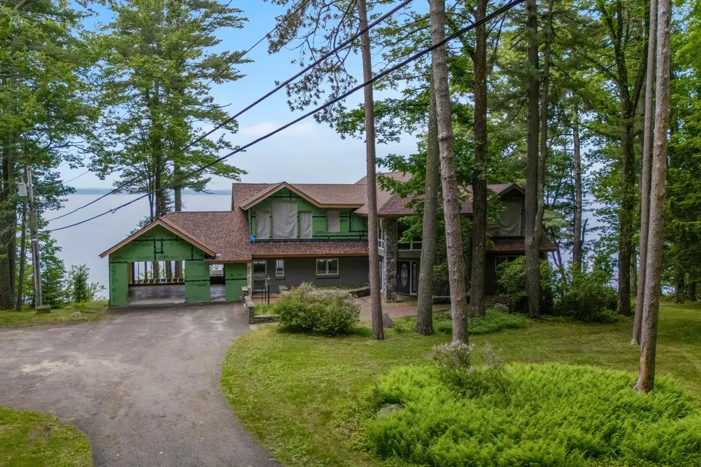28 Whitetail Lane Raymond ME 04071