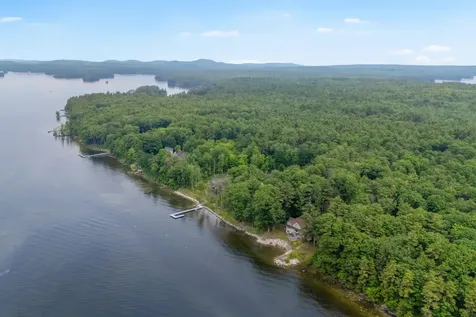 28 Whitetail Lane Raymond ME 04071
