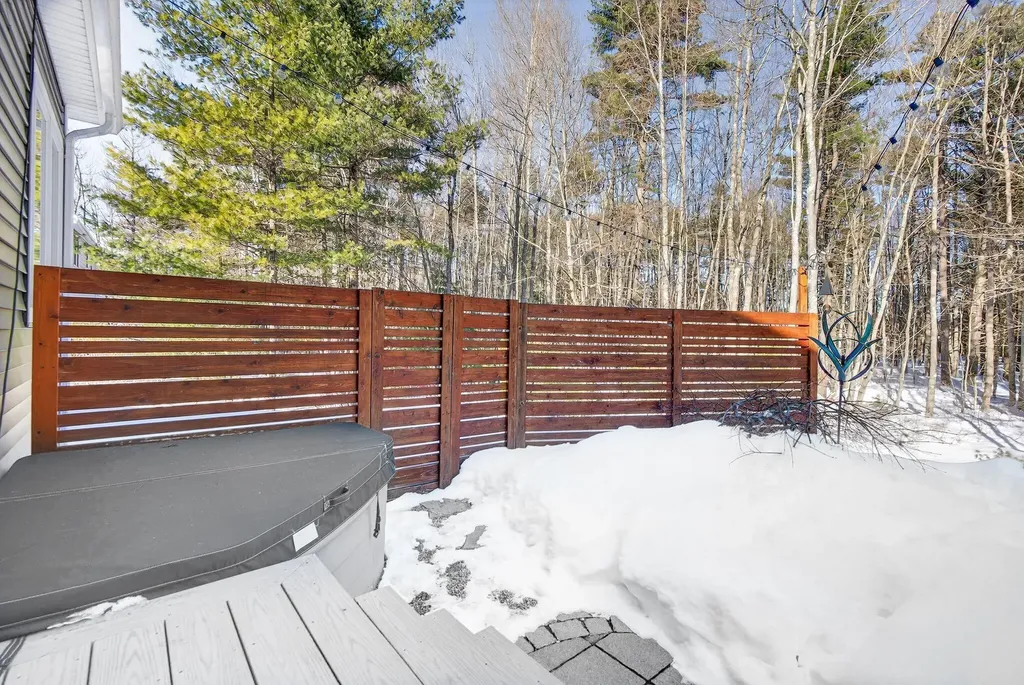 25 Hovey Lane Brunswick ME 04011