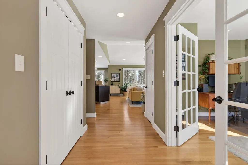 25 Hovey Lane Brunswick ME 04011