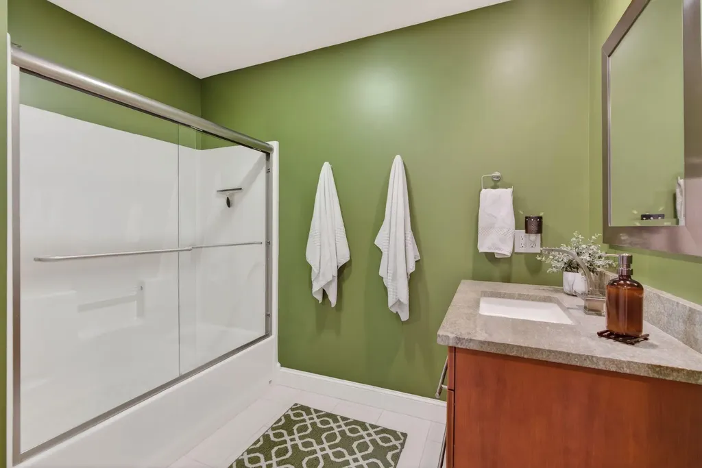 25 Hovey Lane Brunswick ME 04011
