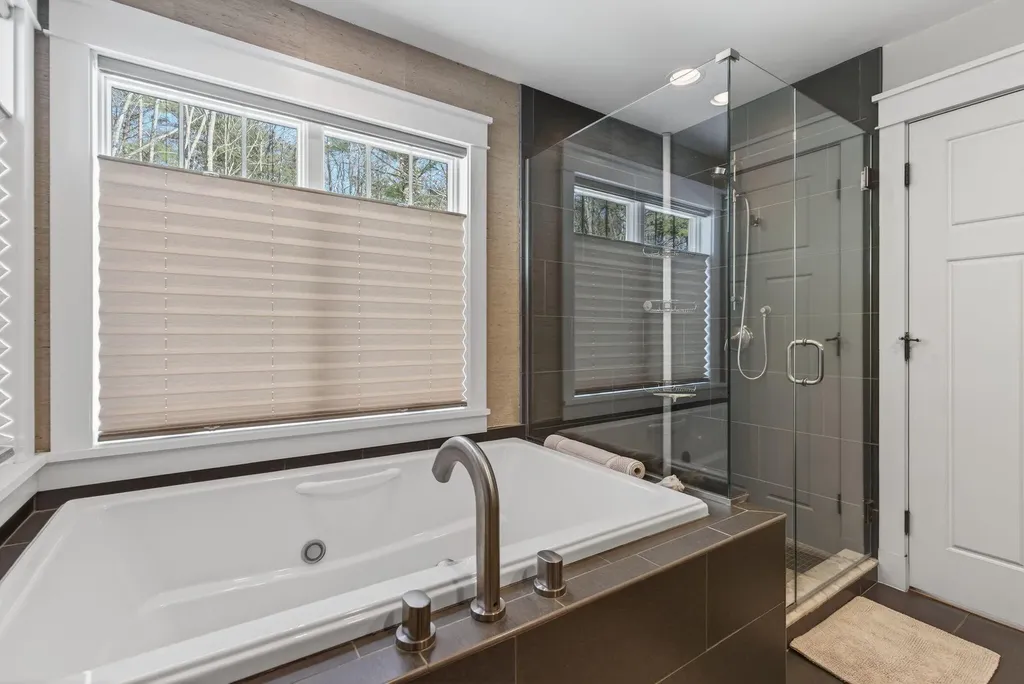 25 Hovey Lane Brunswick ME 04011