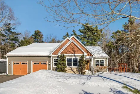 25 Hovey Lane Brunswick ME 04011