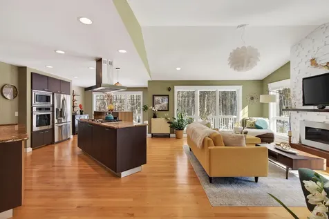 25 Hovey Lane Brunswick ME 04011